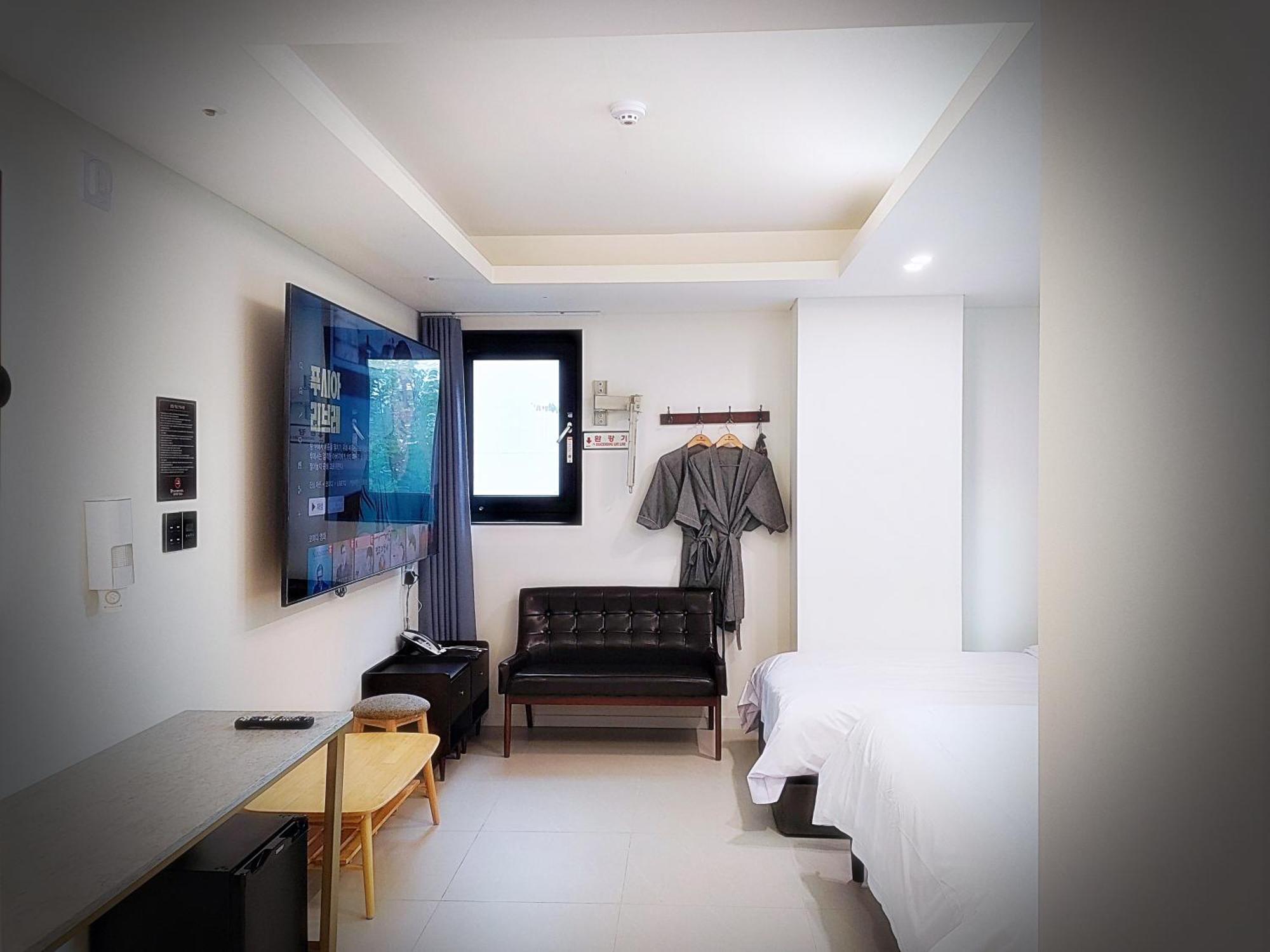Bluebird Hotel Инчон Екстериор снимка