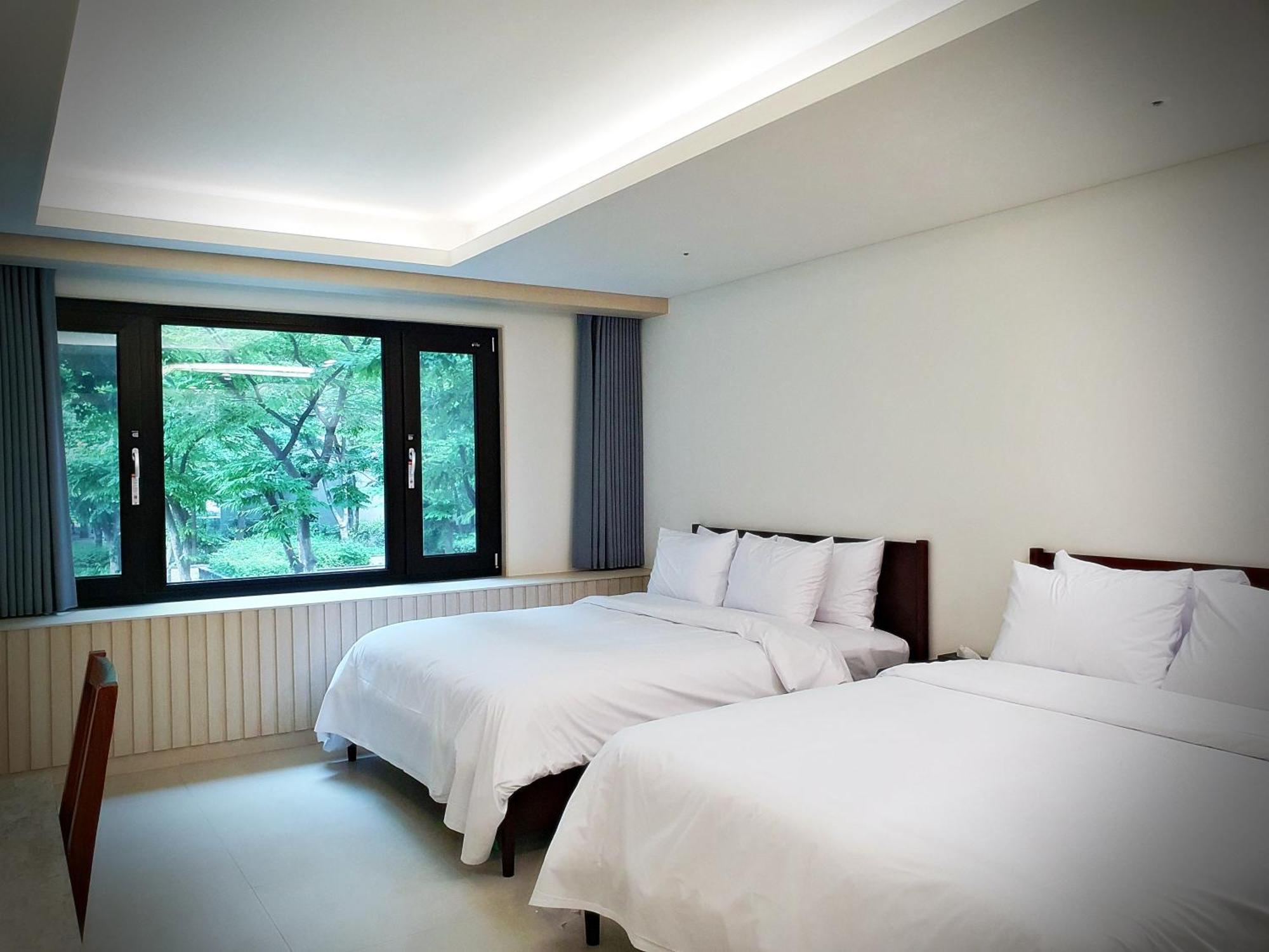 Bluebird Hotel Инчон Екстериор снимка