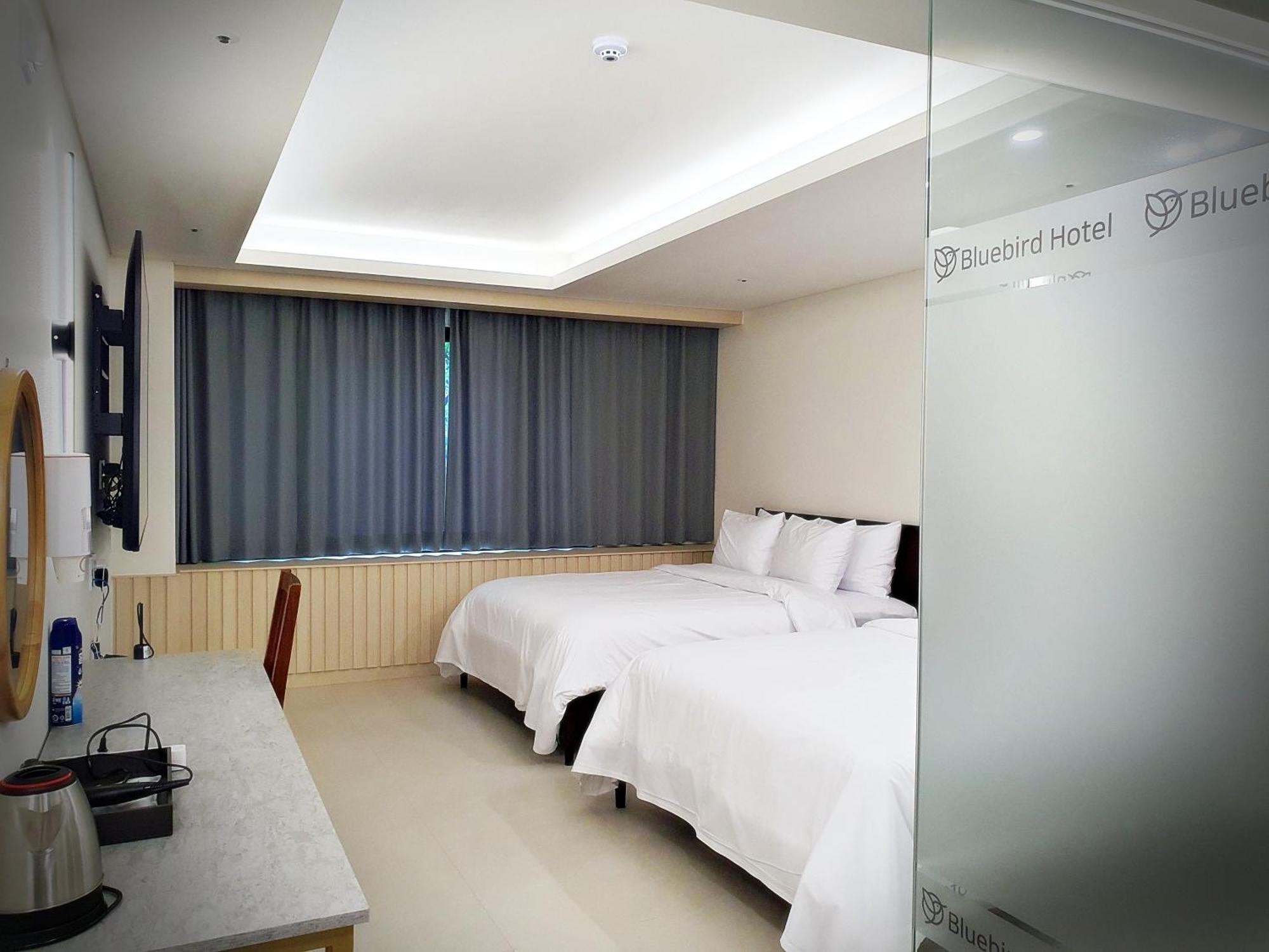 Bluebird Hotel Инчон Екстериор снимка