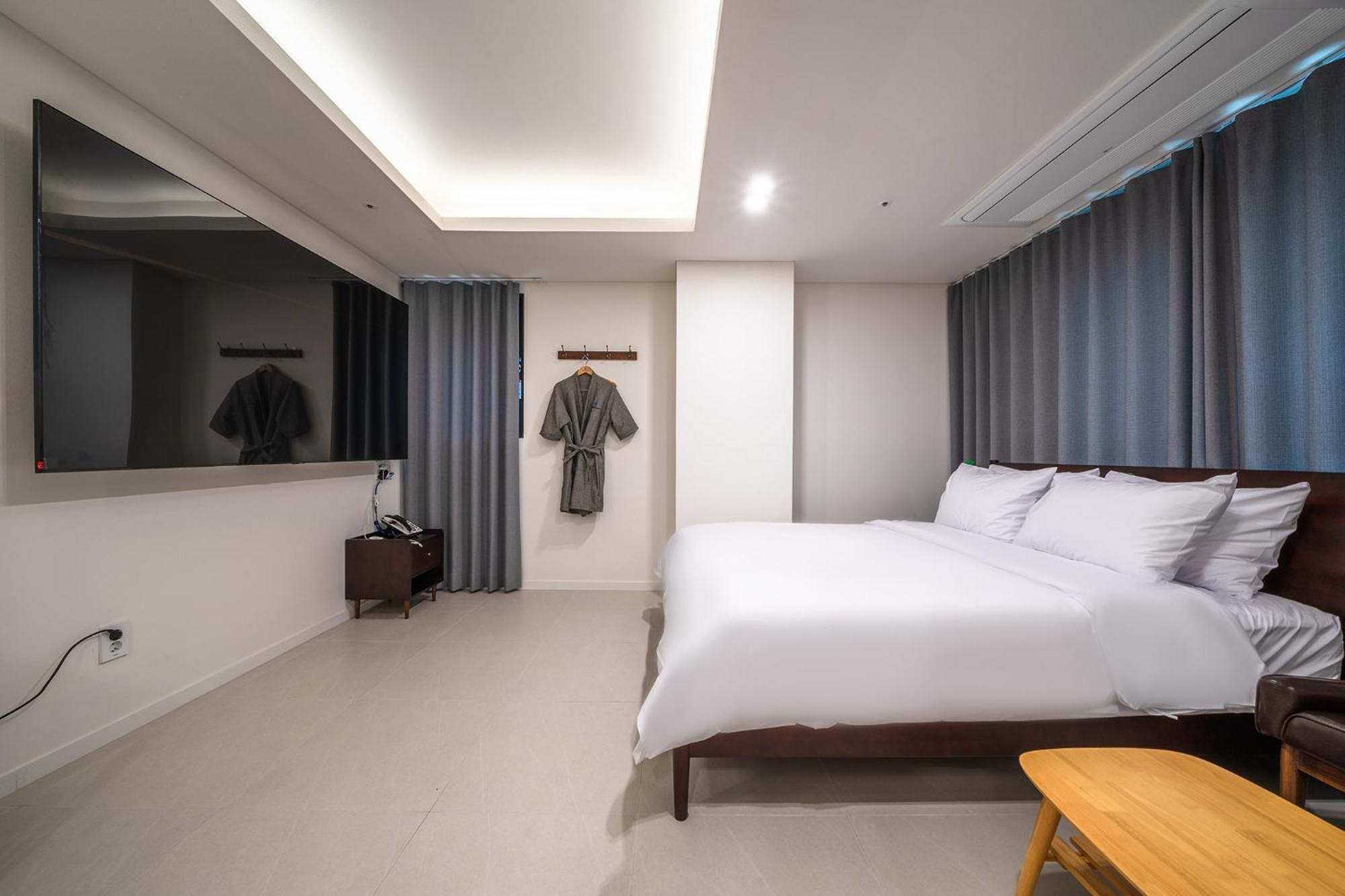 Bluebird Hotel Инчон Екстериор снимка